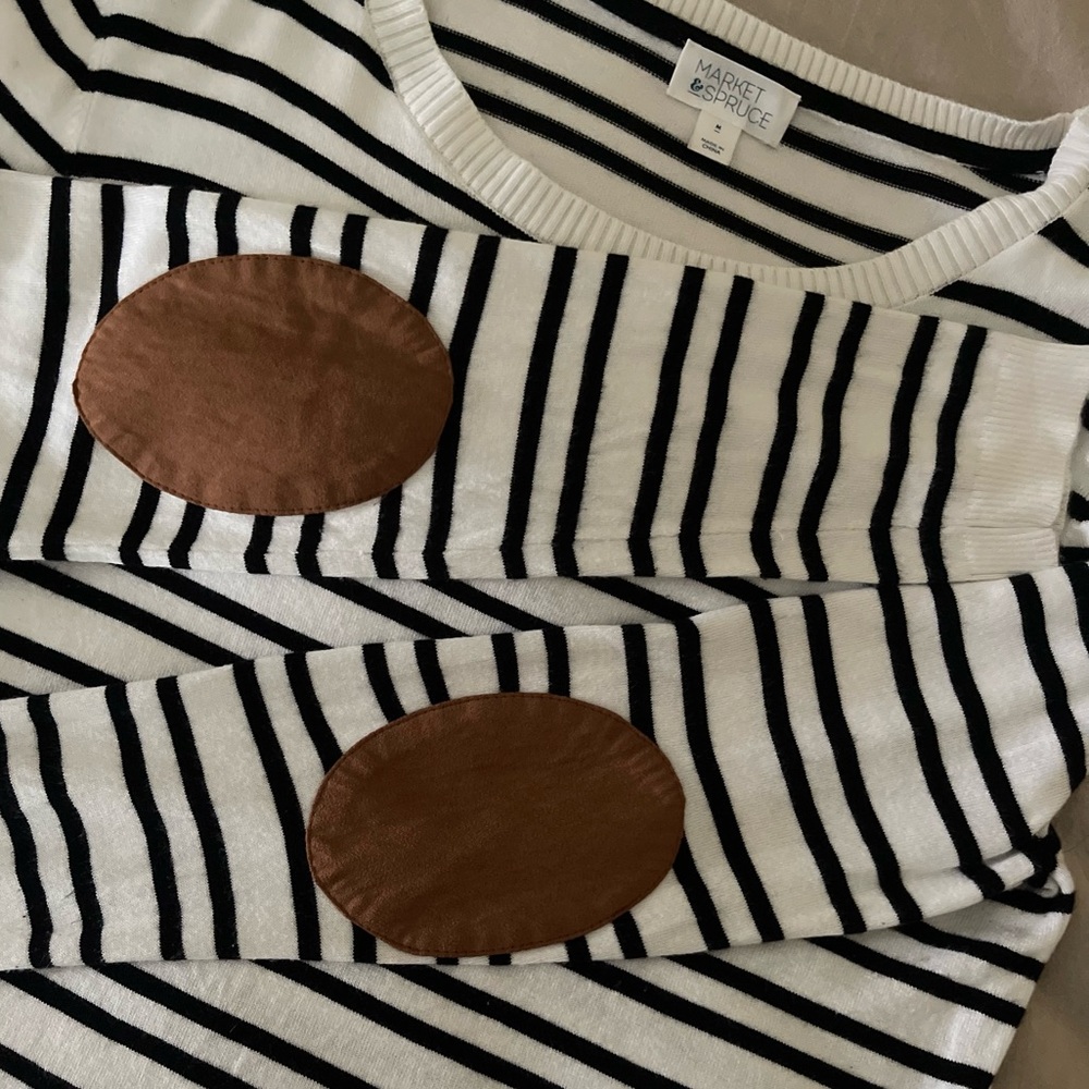 Market & Spruce M top long sleeved striped with professor patches